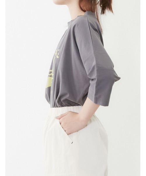 POU DOU DOU(プードゥドゥ)の「ランドスケープスワンプリントドルマンTee(Tシャツ/カットソー・レディース・オフホワイト/ブルー/ダークグレー・3)」の4枚目の写真