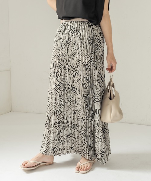 CAPRICIEUX LE'MAGE(カプリシューレマージュ)の「ゼブラプリーツスカート(スカート・レディース・ブラウン/グレー・FREE)」の2枚目の写真