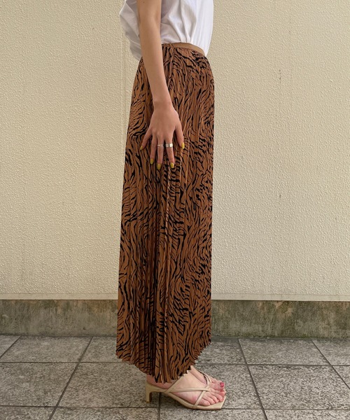 CAPRICIEUX LE'MAGE(カプリシューレマージュ)の「ゼブラプリーツスカート(スカート・レディース・ブラウン/グレー・FREE)」の13枚目の写真