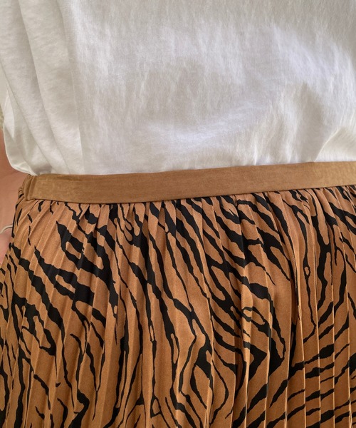 CAPRICIEUX LE'MAGE(カプリシューレマージュ)の「ゼブラプリーツスカート(スカート・レディース・ブラウン/グレー・FREE)」の6枚目の写真