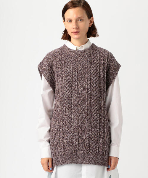 TOMORROWLAND （トゥモローランド）の「エアリーケーブル クルーネックベスト（ニット/セーター・レディース・ホワイト/パープル系その他4・S）」の2枚目の写真