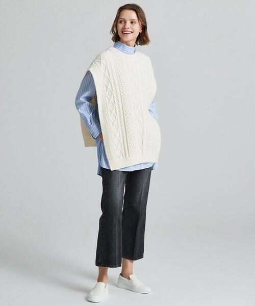 TOMORROWLAND （トゥモローランド）の「エアリーケーブル クルーネックベスト（ニット/セーター・レディース・ホワイト/パープル系その他4・S）」の3枚目の写真