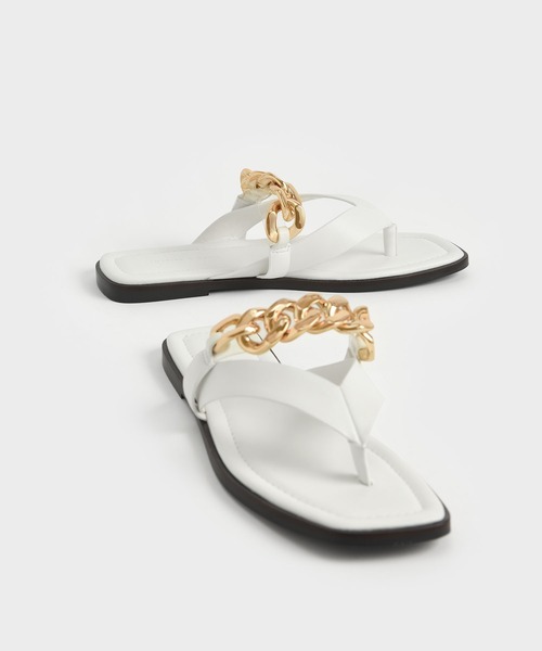 CHARLES & KEITH（チャールズ & キース）の「チェーンストラップ トングサンダル / Chain Strap Thong Sandals（サンダル・レディース・ホワイト/ブラック/ライトベージュ・22.5cm/23cm/23.5cm/24.5cm/25cm/25.5cm）」の15枚目の写真