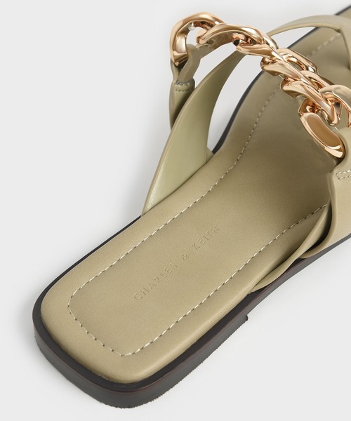 CHARLES & KEITH（チャールズ & キース）の「チェーンストラップ トングサンダル / Chain Strap Thong Sandals（サンダル・レディース・ホワイト/ブラック/ライトベージュ・22.5cm/23cm/23.5cm/24.5cm/25cm/25.5cm）」の6枚目の写真