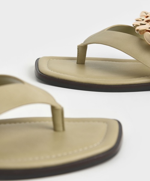 CHARLES & KEITH（チャールズ & キース）の「チェーンストラップ トングサンダル / Chain Strap Thong Sandals（サンダル・レディース・ホワイト/ブラック/ライトベージュ・22.5cm/23cm/23.5cm/24.5cm/25cm/25.5cm）」の17枚目の写真