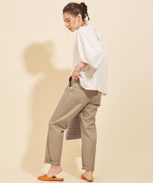 BEAUTY&YOUTH UNITED ARROWS（ビューティーアンドユースユナイテッドアローズ）の「【WEB限定】by ※コットンギャバ ベイカーテーパードパンツ ∴（その他パンツ・レディース・ベージュ/オフホワイト/オリーブ/ブラック・SMALL/MEDIUM/LARGE）」の13枚目の写真