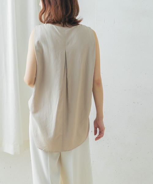 URBAN RESEARCH ROSSO（アーバンリサーチロッソ）の「『UR GREEN』タックノースリーブプルオーバー（Tシャツ/カットソー・レディース・チャコールグレー/ライトベージュ/パープル系その他・FREE）」の3枚目の写真