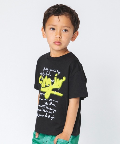 RADCHAP(ラッドチャップ)の「【RADCHAPプチプラ】スプレーロゴプリントTシャツ(Tシャツ/カットソー・キッズ・オフホワイト/ブラック・90cm/110cm/140cm/150cm/130cm/100cm/120cm)」の4枚目の写真
