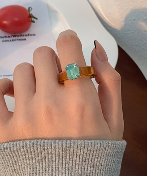 KOR（ケーオーアール）の「カラーストーン付き クリアリング（ネックレス・レディース・ブラウン/グリーン/イエロー/ピンク/クリア・FREE）」の15枚目の写真