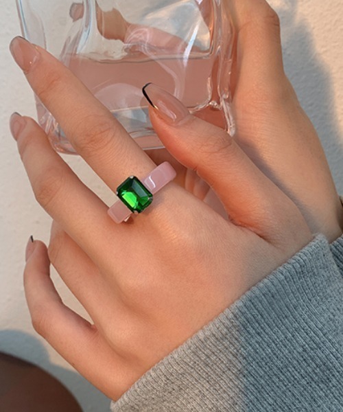 KOR（ケーオーアール）の「カラーストーン付き クリアリング（ネックレス・レディース・ブラウン/グリーン/イエロー/ピンク/クリア・FREE）」の11枚目の写真