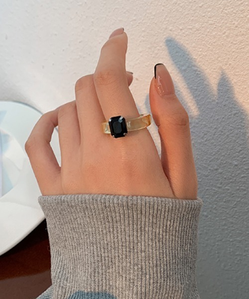 KOR（ケーオーアール）の「カラーストーン付き クリアリング（ネックレス・レディース・ブラウン/グリーン/イエロー/ピンク/クリア・FREE）」の16枚目の写真