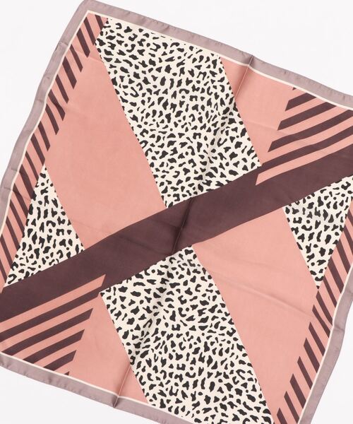 Bou Jeloud(ブージュルード)の「アソートモチーフストール(ストール/ショール・レディース・ブラウン/ピンク/ブルー・ONE SIZE)」の6枚目の写真