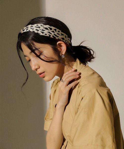 Bou Jeloud(ブージュルード)の「アソートモチーフストール(ストール/ショール・レディース・ブラウン/ピンク/ブルー・ONE SIZE)」の4枚目の写真