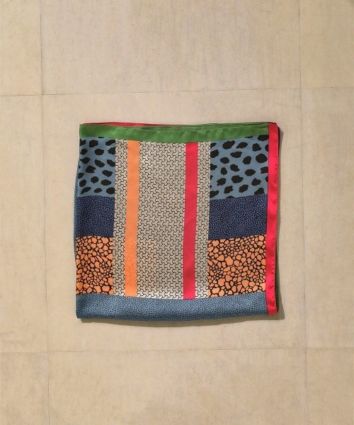 Bou Jeloud(ブージュルード)の「アソートモチーフストール(ストール/ショール・レディース・ブラウン/ピンク/ブルー・ONE SIZE)」の8枚目の写真