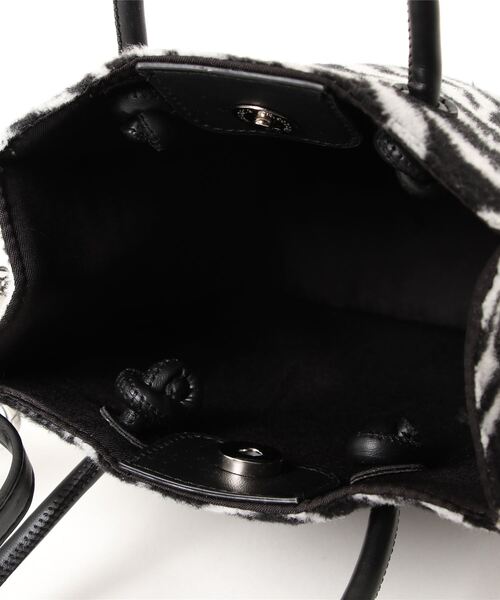 ALTROSE（アルトローズ）の「2WAYミニトートバッグ [シード]（トートバッグ・レディース・アイボリー/グリーン/ゼブラ/ブラック/パープル・FREE）」の16枚目の写真