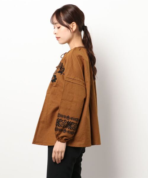 チャイハネ（チャイハネ）の「【チャイハネ】yul ハンガリー刺繍風トップス（シャツ/ブラウス・レディース・ホワイト/ブラウン/ブルー・FREE）」の18枚目の写真