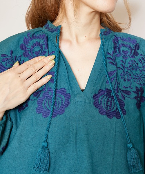 チャイハネ（チャイハネ）の「【チャイハネ】yul ハンガリー刺繍風トップス（シャツ/ブラウス・レディース・ホワイト/ブラウン/ブルー・FREE）」の17枚目の写真