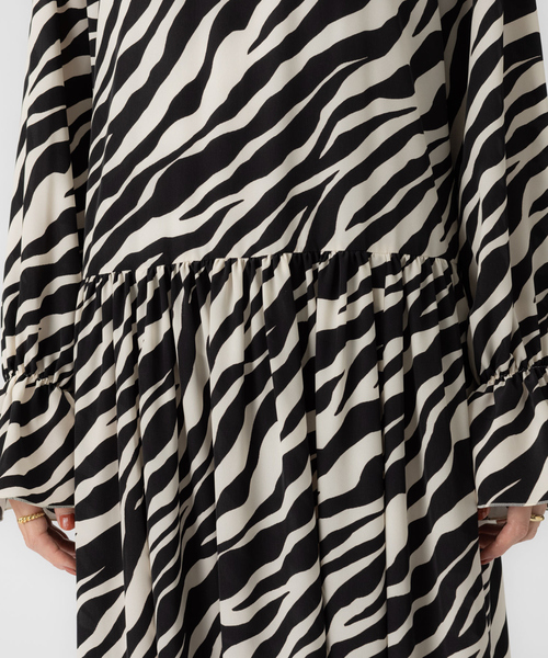 Rouge vif（ルージュヴィフ）の「ゼブラプリントワンピース（ワンピース・レディース・ブラック系その他・フリー）」の11枚目の写真