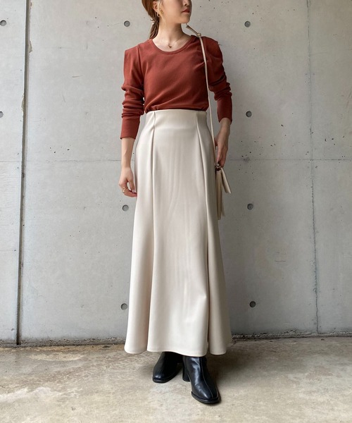 CAPRICIEUX LE'MAGE（カプリシューレマージュ）の「肩タックリブロンT（Tシャツ/カットソー・レディース・チャコールグレー/ブラック/ブラウン/アイボリー・FREE）」の7枚目の写真