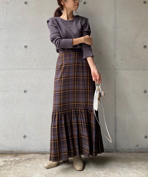 CAPRICIEUX LE'MAGE（カプリシューレマージュ）の「肩タックリブロンT（Tシャツ/カットソー・レディース・チャコールグレー/ブラック/ブラウン/アイボリー・FREE）」の8枚目の写真