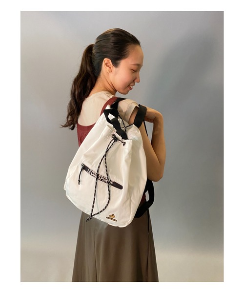 le coq sportif(ルコックスポルティフ)の「スポーツ メンズ レディース ユニセックス リュック 小物 バッグ アクセサリー カジュアル トレーニングウエア スポーツウエア(バックパック/リュック・レディース・ホワイト/ブラック・F)」の3枚目の写真