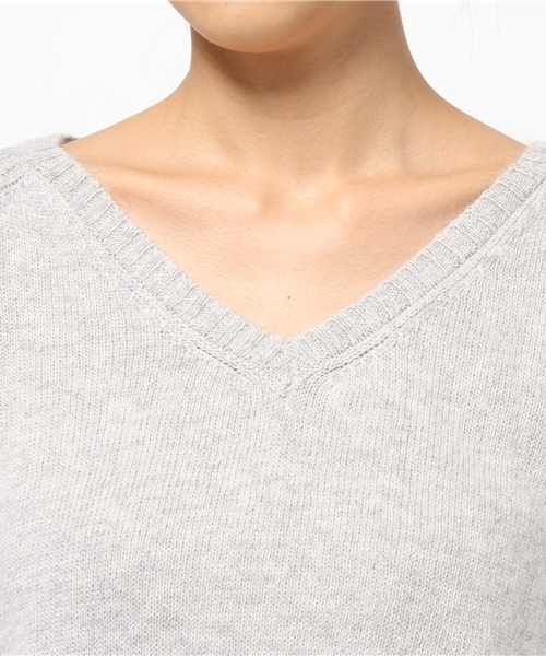 DISCOAT（ディスコート）の「【Discoat】アンゴラ混袖リブVネックプルオーバー（ニット/セーター・レディース・オフホワイト/グレー/ネイビー・ﾌﾘ-）」の8枚目の写真