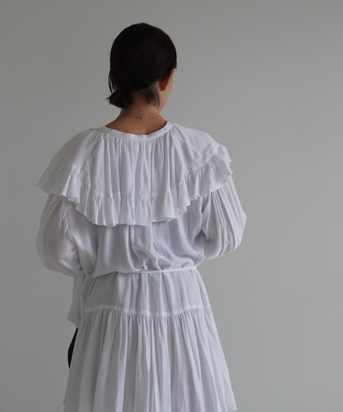 ETRE TOKYO（エトレトウキョウ）の「フレアネックフリルブラウス（シャツ/ブラウス・レディース・ホワイト/イエロー・FREE）」の5枚目の写真