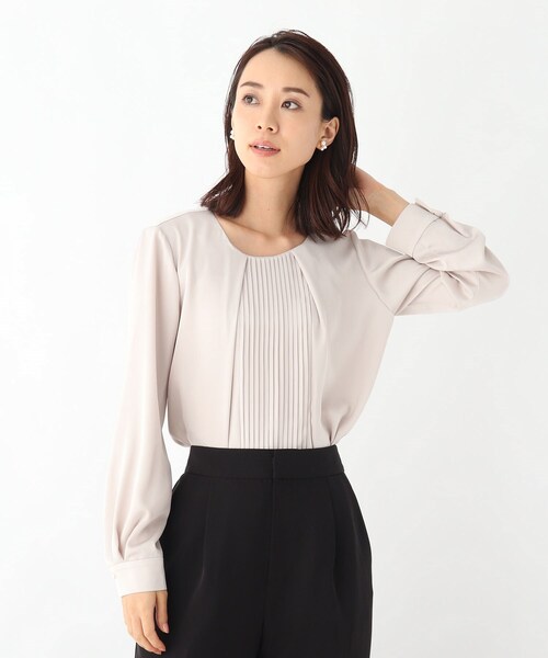 OPAQUE.CLIP（オペークドットクリップ）の「◆DELEGANTサテンプリーツブラウス【WEB限定サイズ】（シャツ/ブラウス・レディース・ネイビー/ライトベージュ/オフホワイト・34/42/36/40/38）」の3枚目の写真