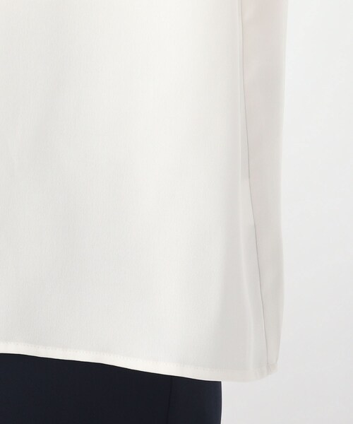 OPAQUE.CLIP（オペークドットクリップ）の「◆DELEGANTサテンプリーツブラウス【WEB限定サイズ】（シャツ/ブラウス・レディース・ネイビー/ライトベージュ/オフホワイト・34/42/36/40/38）」の11枚目の写真