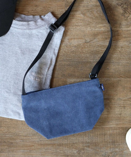  MAKE UP（メイクアップ）の「MAKE UP　アースカラー帆布 舟形ミニショルダーバッグL（ショルダーバッグ・メンズ・ネイビー/ブラウン/オフホワイト/カーキ/ダークグレー/マスタード/ワイン・FREE）」の5枚目の写真