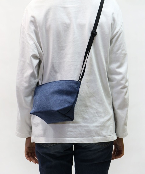 LOOK(仏)のショルダーバッグ　非売品 エナメルハート型 ショルダーバッグ （ショルダーバッグ）｜ANY