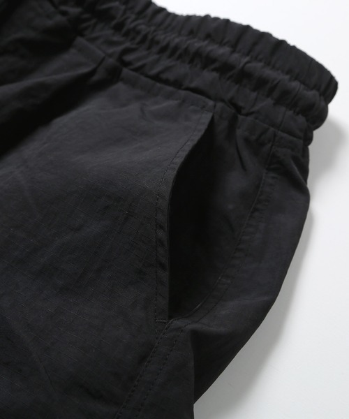 Espina（エスピナ）の「ジップポケットボリュームワイドカーゴパンツ（カーゴパンツ・メンズ・ブラック・SMALL/MEDIUM）」の10枚目の写真
