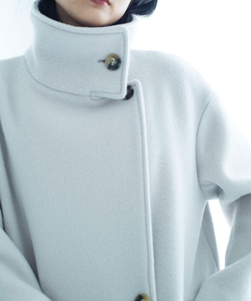 ONEME（ワンム）の「【 ONEME 】 スタンドカラーロングコート（その他アウター・レディース・グレイッシュベージュ・FREE）」の4枚目の写真
