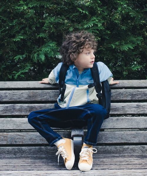 BRANSHES(ブランシェス)の「【撥水加工・フード収納可】ウインドブレーカー(ナイロンジャケット・キッズ・ベージュ/キャメル・90cm/100cm/110cm/120cm/130cm/140cm/150cm)」の3枚目の写真