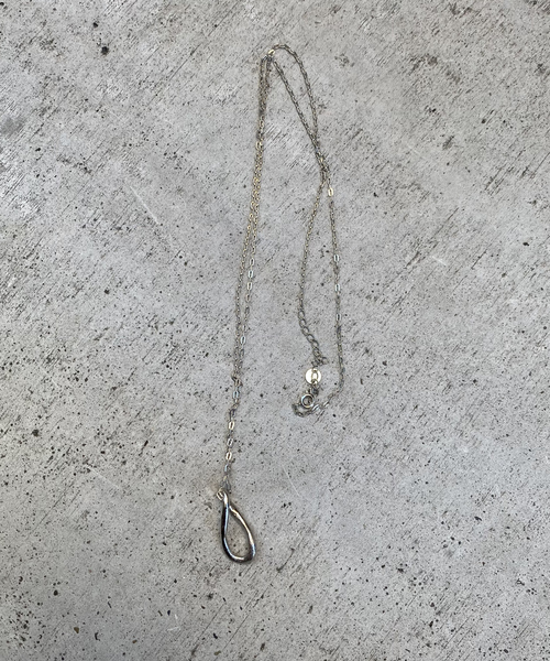 NOMINE（ノミネ）の「ツイストモチーフリングネックレス（ネックレス・レディース・シルバー/ゴールド・フリー）」の7枚目の写真