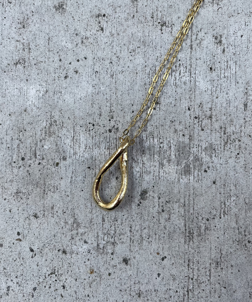 NOMINE（ノミネ）の「ツイストモチーフリングネックレス（ネックレス・レディース・シルバー/ゴールド・フリー）」の5枚目の写真