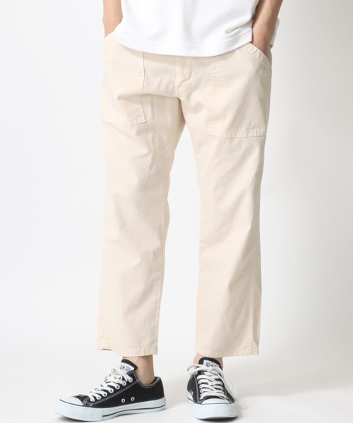Lee Dungarees ワークパンツ ホワイト Lee（リー）の「Lee/リー DUNGAREES BAKER EASY CROP PANTS