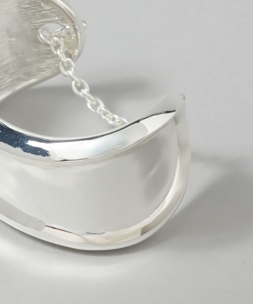 HARE(ハレ)の「メタルワイドバングル(HARE)(バングル/リストバンド・レディース・シルバー/ゴールド・FREE)」の5枚目の写真