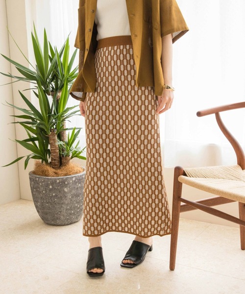 LOWRYS FARM（ローリーズファーム）の「ジオメトリック柄タイトスカート　282850（スカート・レディース・ブラック/ブラウン/ブルー・FREE）」の7枚目の写真