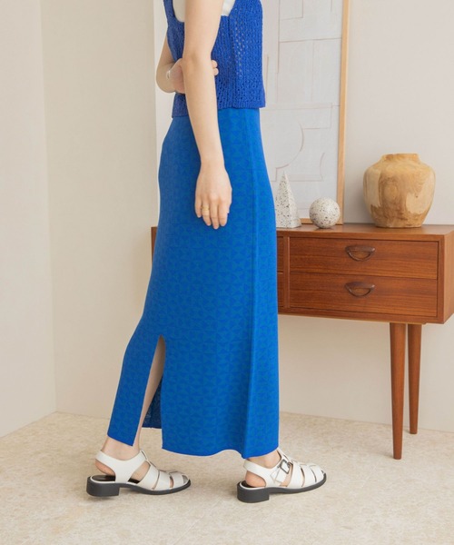 LOWRYS FARM（ローリーズファーム）の「ジオメトリック柄タイトスカート　282850（スカート・レディース・ブラック/ブラウン/ブルー・FREE）」の11枚目の写真