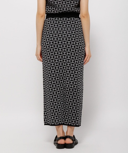 LOWRYS FARM（ローリーズファーム）の「ジオメトリック柄タイトスカート　282850（スカート・レディース・ブラック/ブラウン/ブルー・FREE）」の14枚目の写真