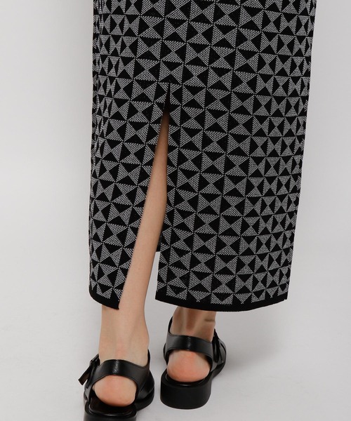 LOWRYS FARM（ローリーズファーム）の「ジオメトリック柄タイトスカート　282850（スカート・レディース・ブラック/ブラウン/ブルー・FREE）」の16枚目の写真