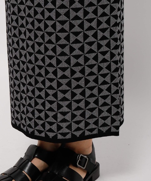 LOWRYS FARM（ローリーズファーム）の「ジオメトリック柄タイトスカート　282850（スカート・レディース・ブラック/ブラウン/ブルー・FREE）」の18枚目の写真