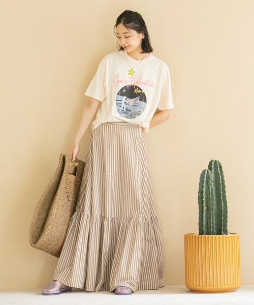 U by SPICK&SPAN(ユーバイスピックアンドスパン)の「ボリュームティアードストライプスカート(スカート・レディース・ベージュ/ブラウン・38/36)」の16枚目の写真