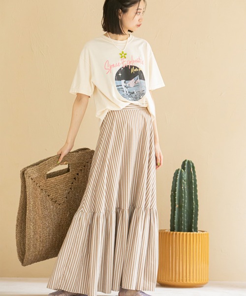U by SPICK&SPAN(ユーバイスピックアンドスパン)の「ボリュームティアードストライプスカート(スカート・レディース・ベージュ/ブラウン・38/36)」の21枚目の写真
