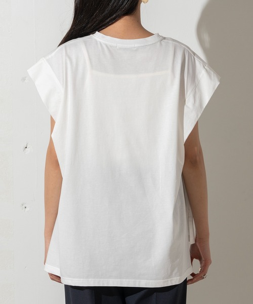 EUCLAID(エウクレイド)の「ノースリーブ裾フレアカットソー(Tシャツ/カットソー・レディース・ベージュ/ブラック/オフホワイト・FREE)」の11枚目の写真