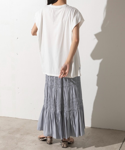 EUCLAID(エウクレイド)の「ノースリーブ裾フレアカットソー(Tシャツ/カットソー・レディース・ベージュ/ブラック/オフホワイト・FREE)」の7枚目の写真