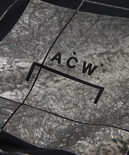 A-COLD-WALL*（アコールドウォール）の「FOIL GRID CREWNECK（スウェット・メンズ・ブラック・M/L/XL）」の3枚目の写真