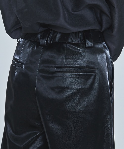 DOUBLE STANDARD CLOTHING(ダブルスタンダードクロージング)の「フェイクシルケットレザーショートパンツ(その他パンツ・レディース・ブラック・38/36)」の8枚目の写真