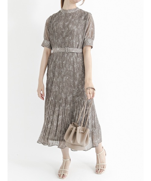 ★ChicLine★ シフォンプリーツバンディングワンピース セール】肩開きフリル花柄シフォンワンピース（ワンピース